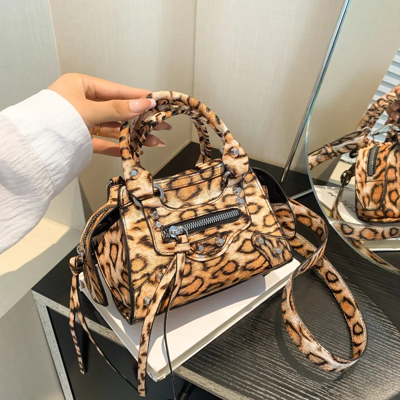 

2025 Vintage Leopard Print Biker Bag Edgy Studded Shoulder Purse Stylish Western Crossbody Fashionable Womens Handbag​