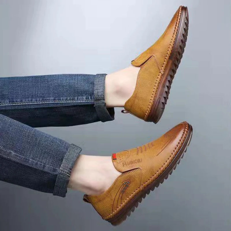 أزياء الرجال المتسكعون خفيفة الوزن أحذية قيادة رجالية العلامة التجارية المضادة للانزلاق مريحة الأحذية المسطحة مصمم المطاط وحيد تنفس الأحذية