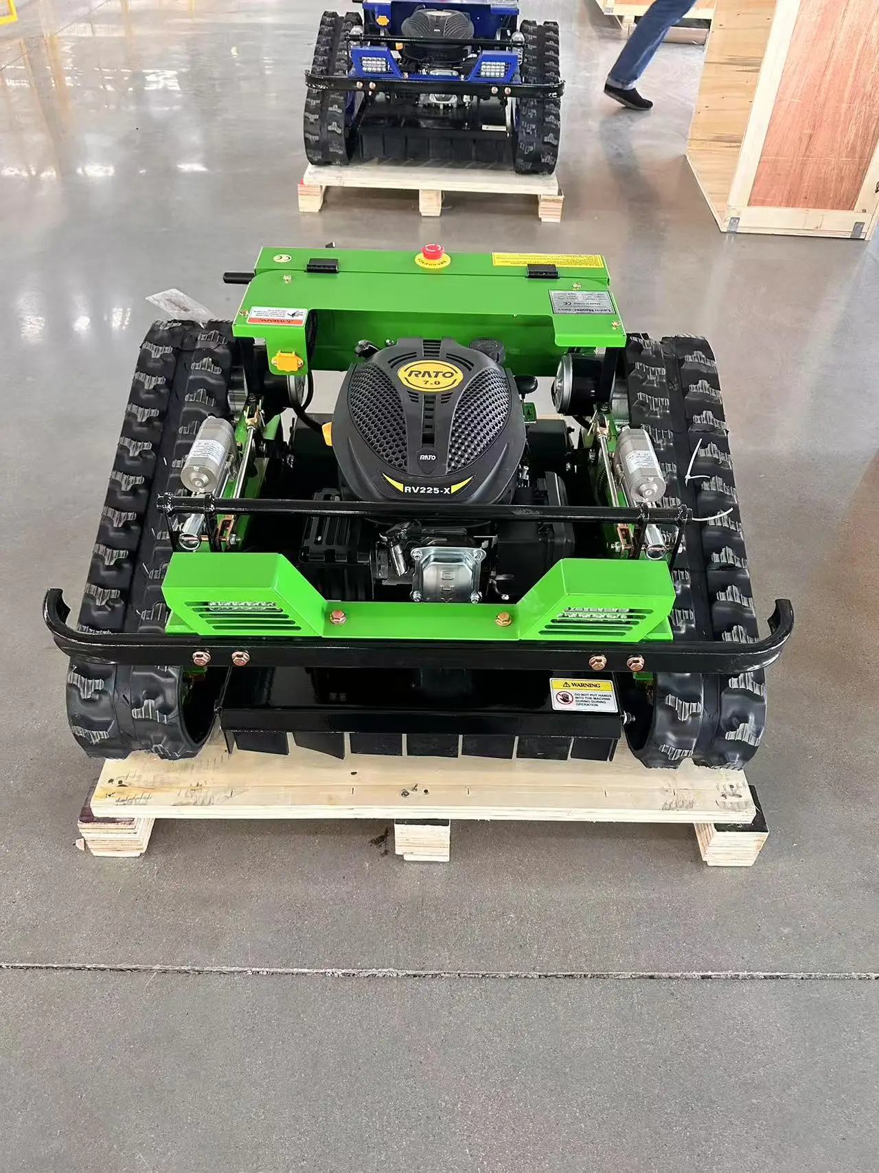 รุ่นที่กําหนดเอง 500 มม. เครื่องตัดหญ้าควบคุมระยะไกลอัจฉริยะสําหรับสนามหญ้า การใช้งานหลายพื้นที่