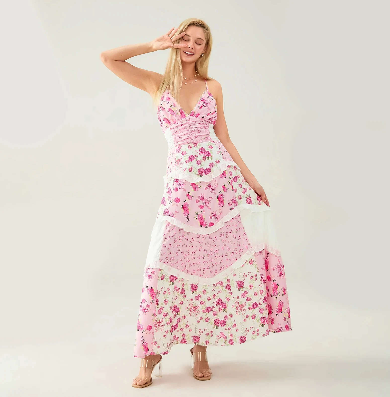 

Женское летнее богемное длинное платье с цветочным принтом, стильное платье трапециевидной формы с кружевным ремешком и V-образным вырезом