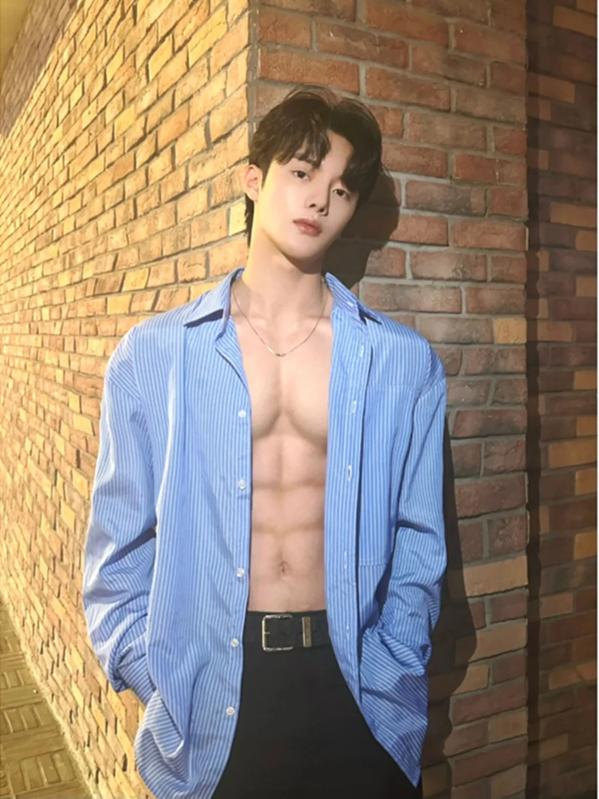 

Blue Vertical Striped Long Sve Men's irt Summer Korean Sle High Sensation Sun Protection Top Cleanfit irt Jaet