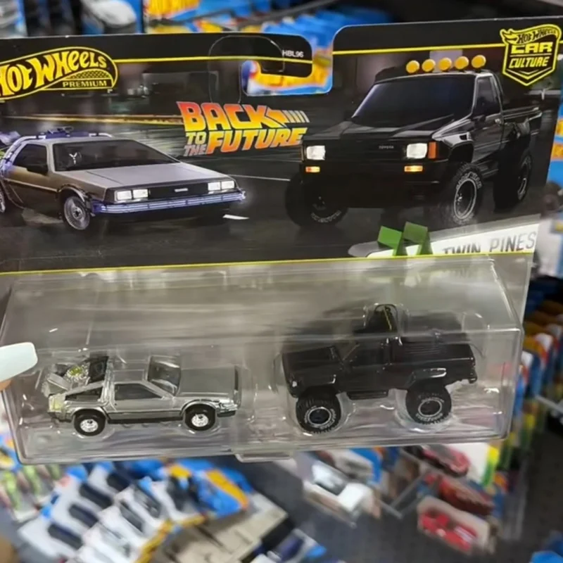 

В наличии: Hot Wheels Car Culture HBL96 V-серия, двойной набор машинок 1/64, литые модели автомобилей из сплава, серия «Назад в будущее», игрушки-сюрпризы, модели машинок