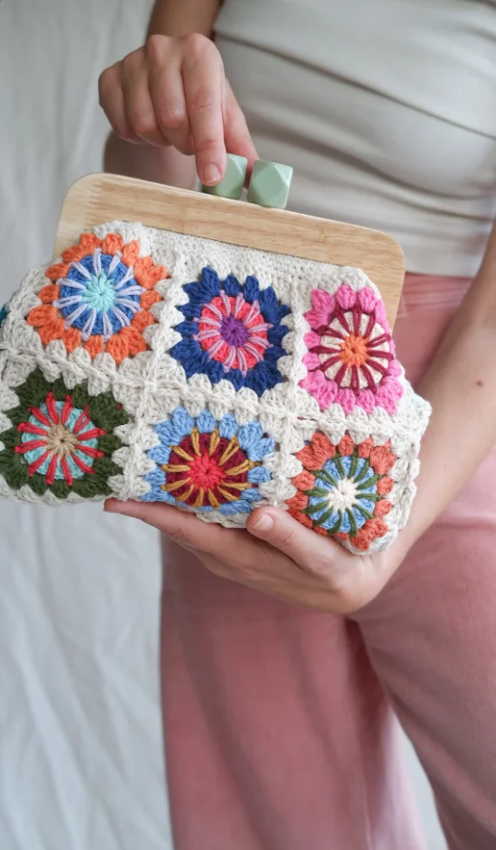 Colorful crochet boho chic granny square Gran clutch handbag Beige Vintage Style colorful floral purse bag