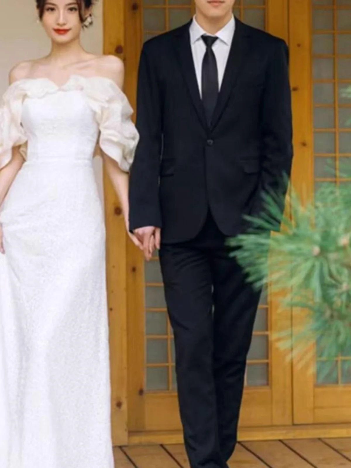 

Белое вечернее платье на одно плечо с пайетками для помолвки, фотосессии и предсвадебной церемонии