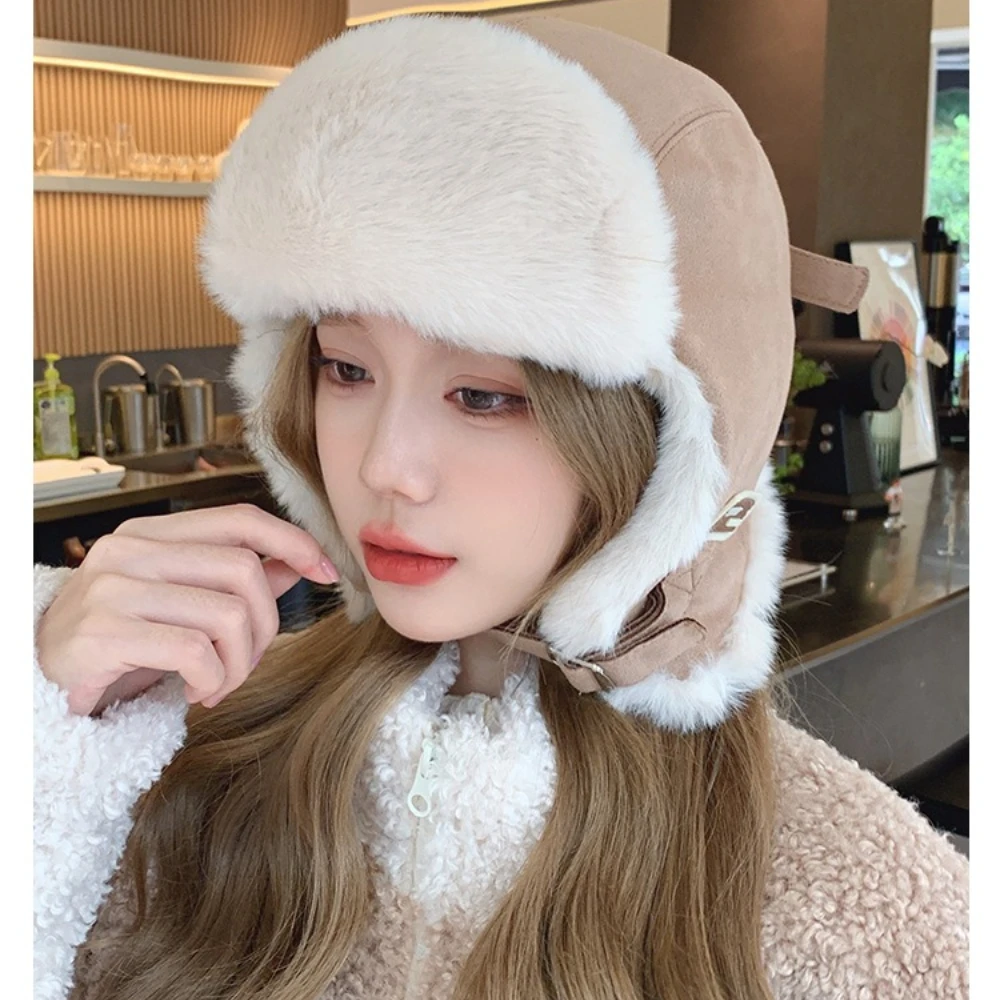 

Windproof Hairball Cap with Removable Fluffy Pompom and Adjustable Strap for Outdoor Activities, Hiking, Skiing - Multi Unisex