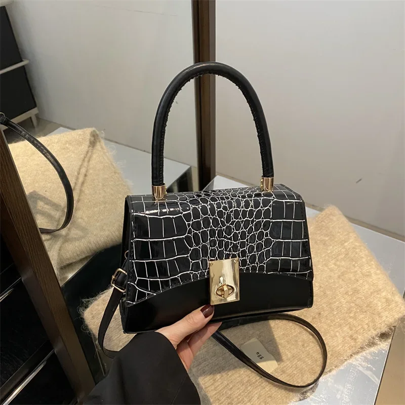 

Hand carry small square bag fashionable and simple shoulder messenger bag