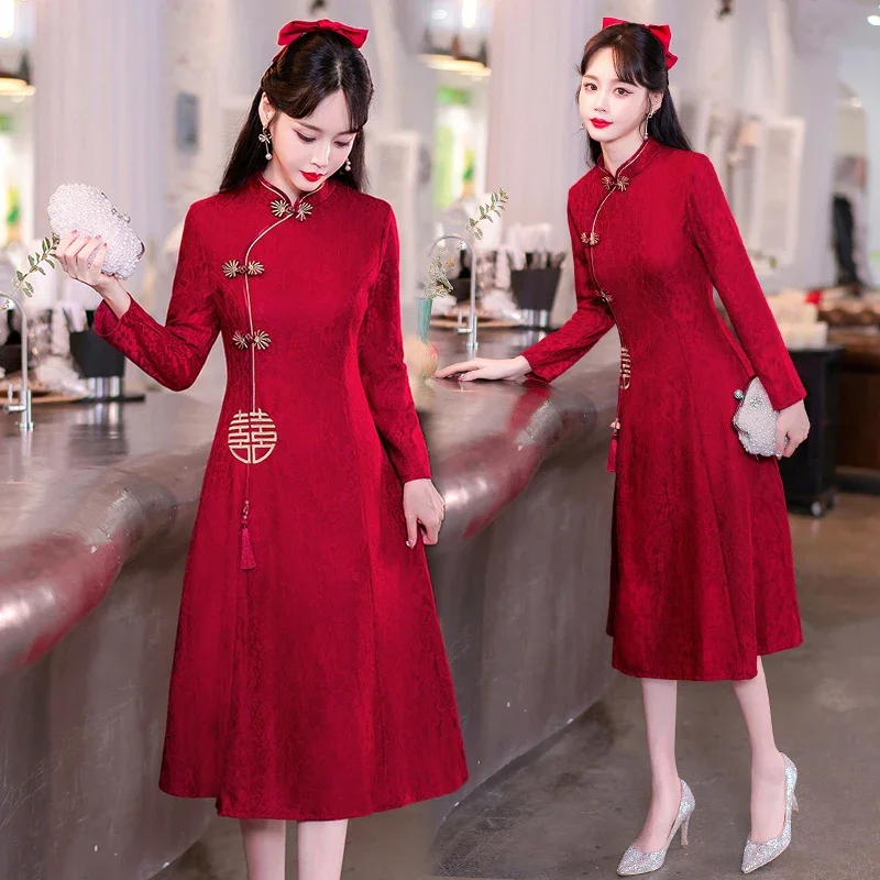 Retro Chinese Traditional Red Wedding Qipao Dress Modern Improved Long Sleeve Embroidered Cheongsam Plus Size Women Clothing CNY