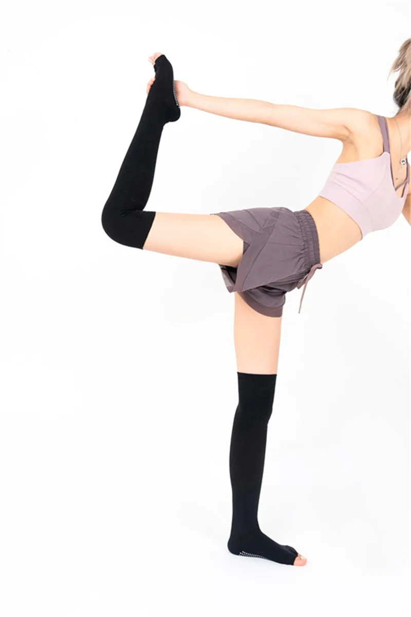 Calcetines de Yoga antideslizantes con punta dividida para mujer, medias largas de tubo sobre la rodilla, entrenamiento de Danza Latina del vientre, calcetines de algodón de tubo alto, piernas cálidas