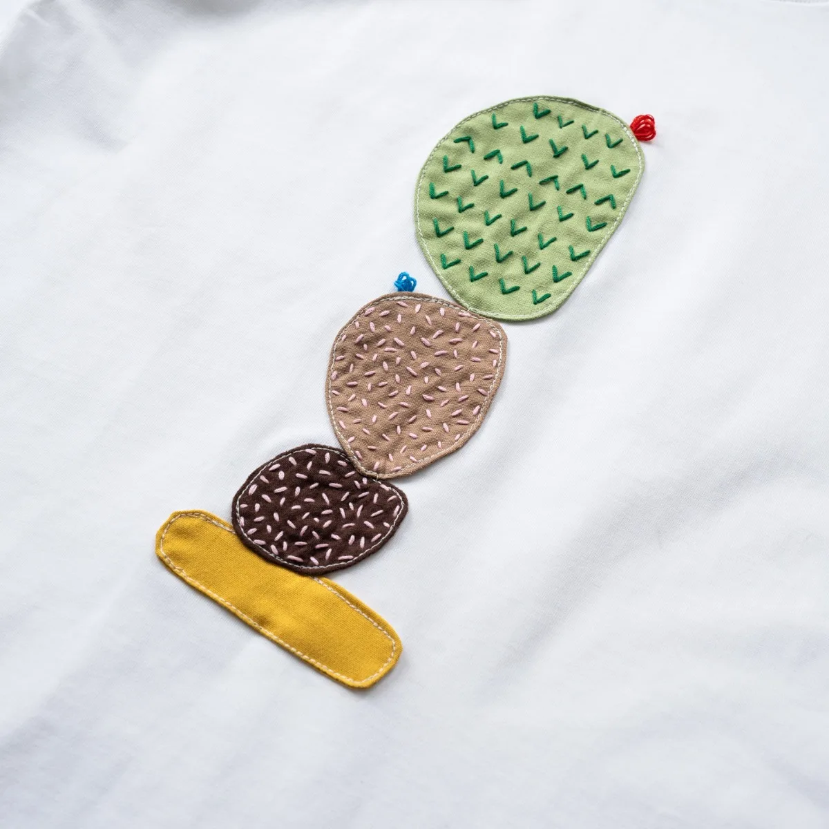 Japanese Retro Cactus Print Fabric Short Sleeved T-shirt for Men and Women Loose Short Tee