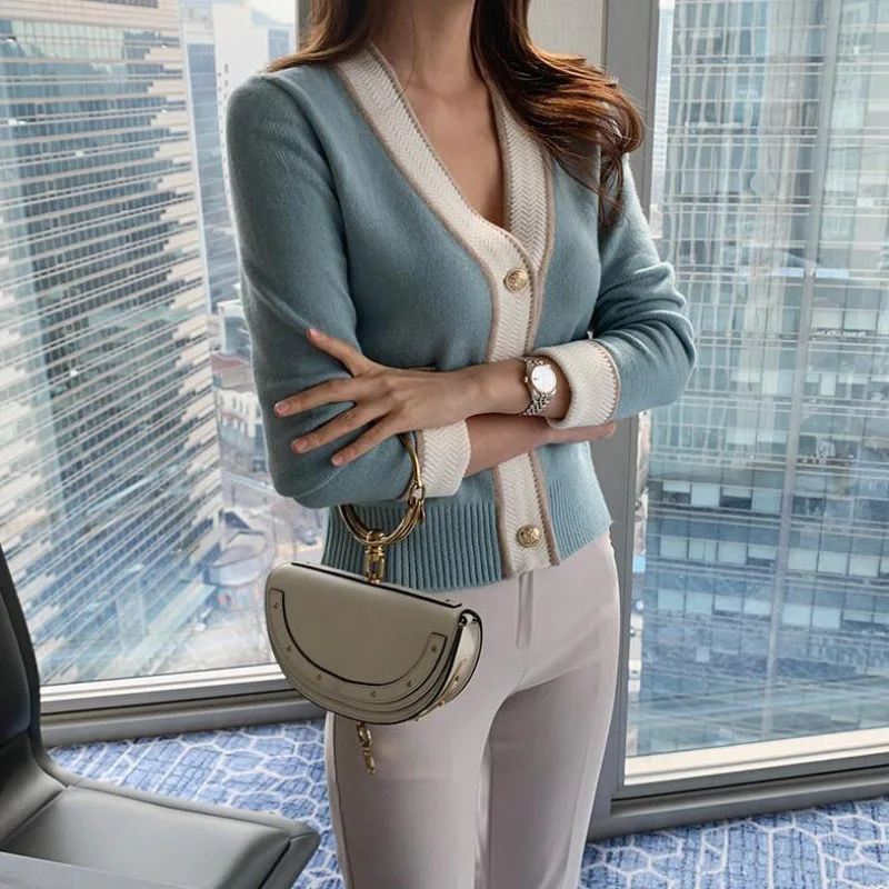 

2025 Autumn New Cardigan Women Temperament Contrasting Color V-neck Knitted Casual Cardigan Sweaters for Women Clothing