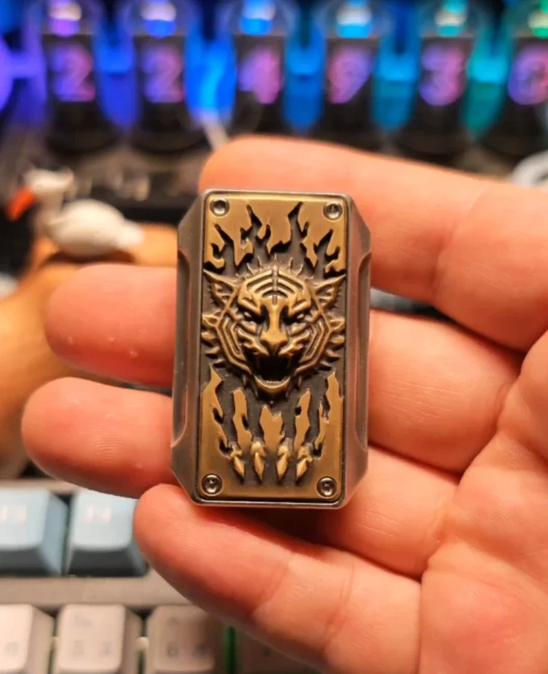 Play My Joy EDC Iron Emperor Iron Emperor Yin Tiger, Iron Emperor Push Brand, Decompression Toy EDC