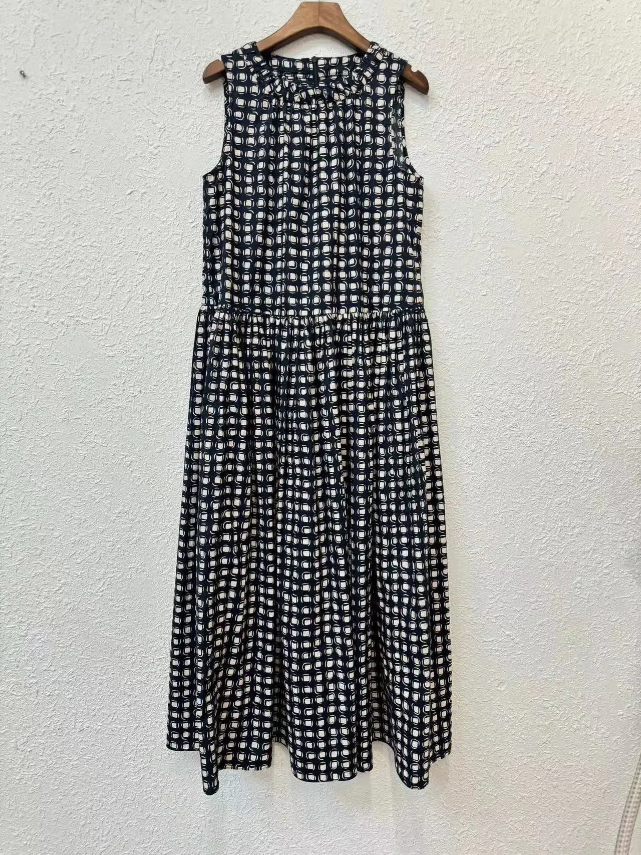 

cotton poplin sleeveless dress with waistband plaid print medium length dress for women