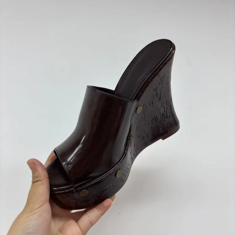 Women'sNewExterior Thick BottomWood GrainWaterproof Platform Metal Nail Button Sandals European and American Fashion Show Shoes image 4
