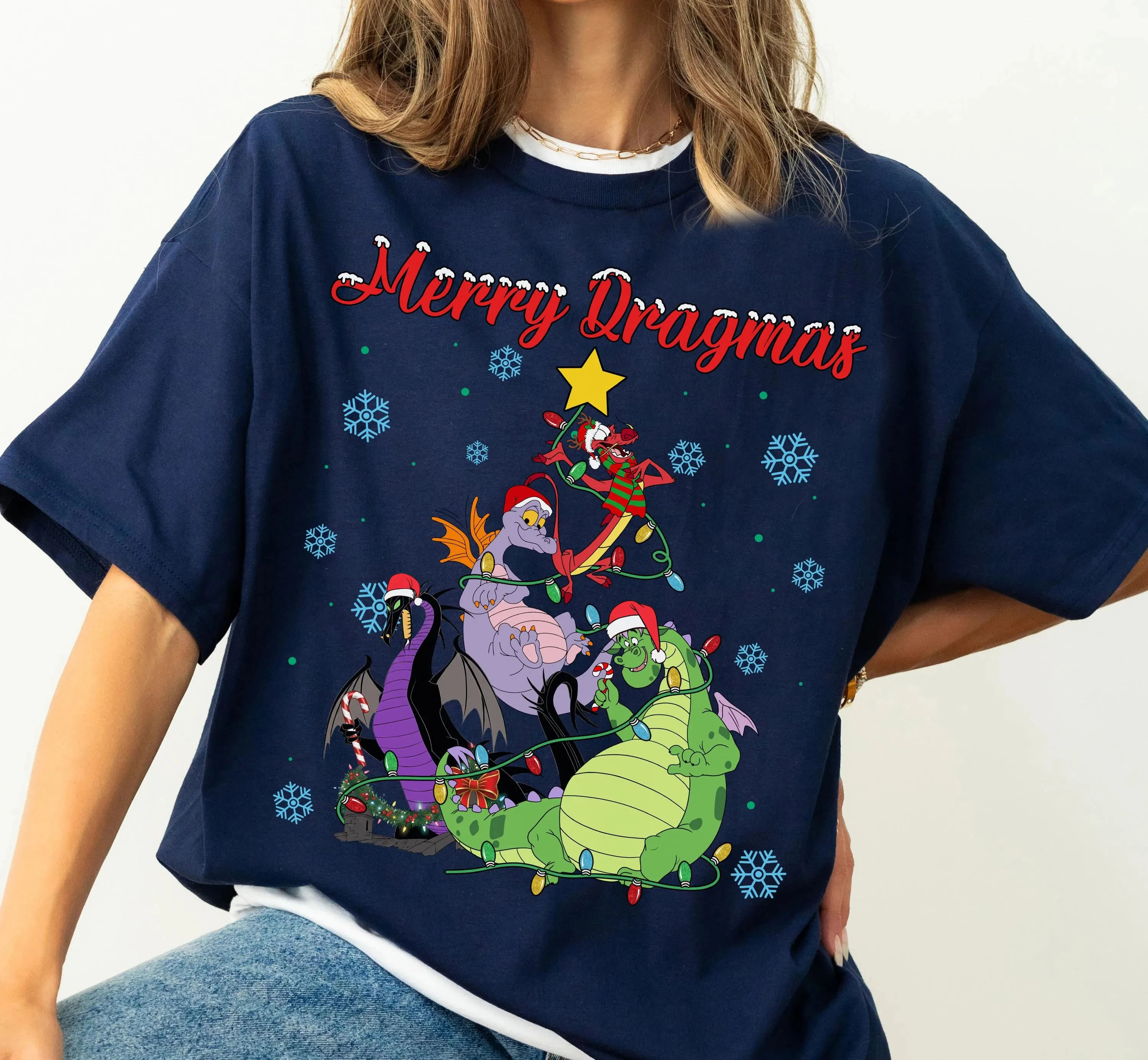 디즈니에서 메리 크리스마스! 크리스마스 라이트 트리 셔츠, 드래곤 크리스마스 트리, 포켓몬 드래곤 엘리엇, 크리스마스 산타클로스