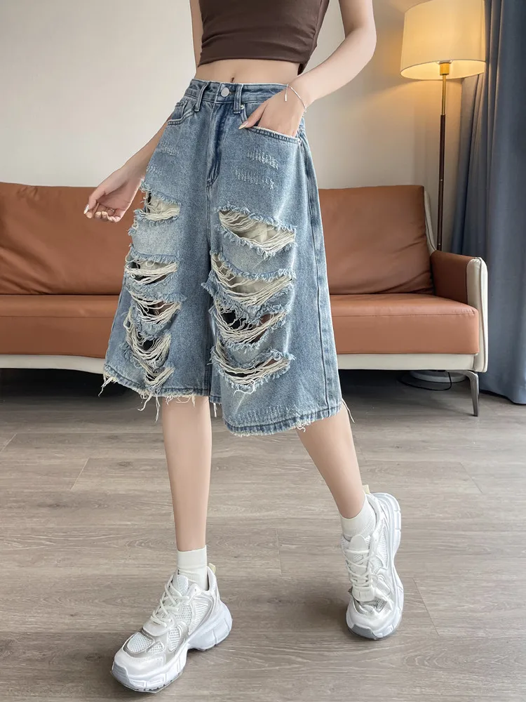 Pantaloncini al ginocchio in denim con foro strappato allentato casual per donna Y2K Streetwear Pantaloncini jeans a gamba larga a vita alta nuova estate femminile