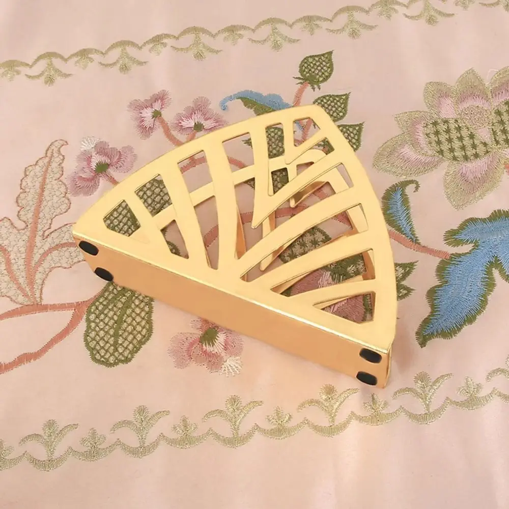 

Non-slip Bottom Iron Art Paper Towel Holder Rust-resistant Large Capacity Nordic Paper Storage Shelf Hollow Decorative