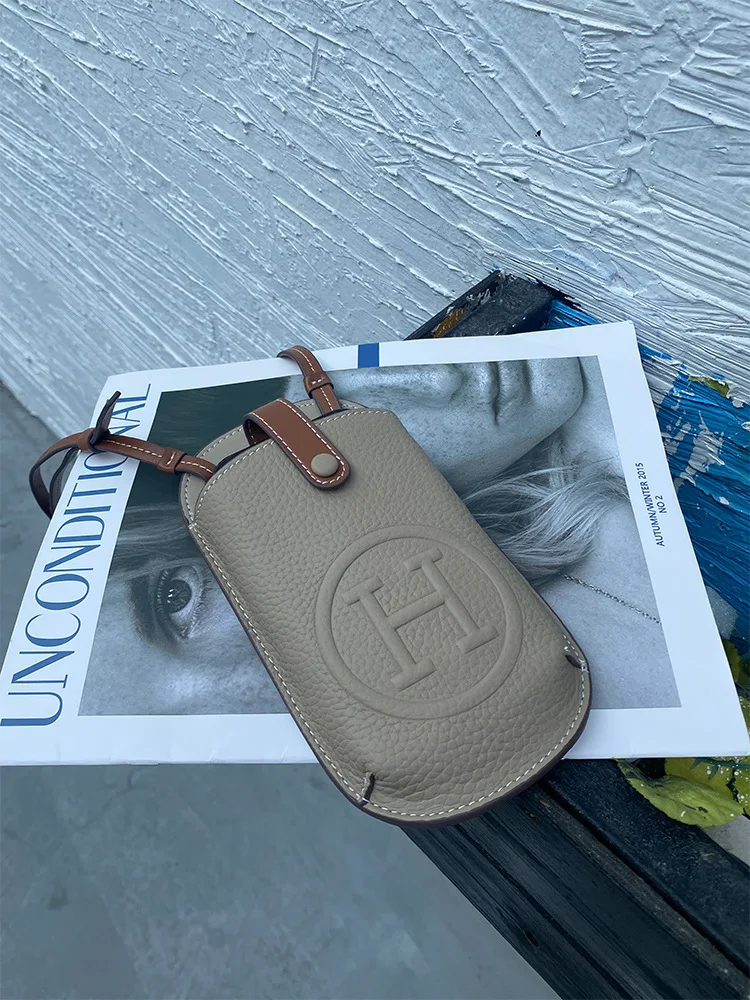 حقيبة على طراز المصمم - موديل جديد 2025 - حقيبة هاتف محمول عالية الجودة للنساء - حقيبة كروس كلاسيكية ومتعددة الاستخدامات