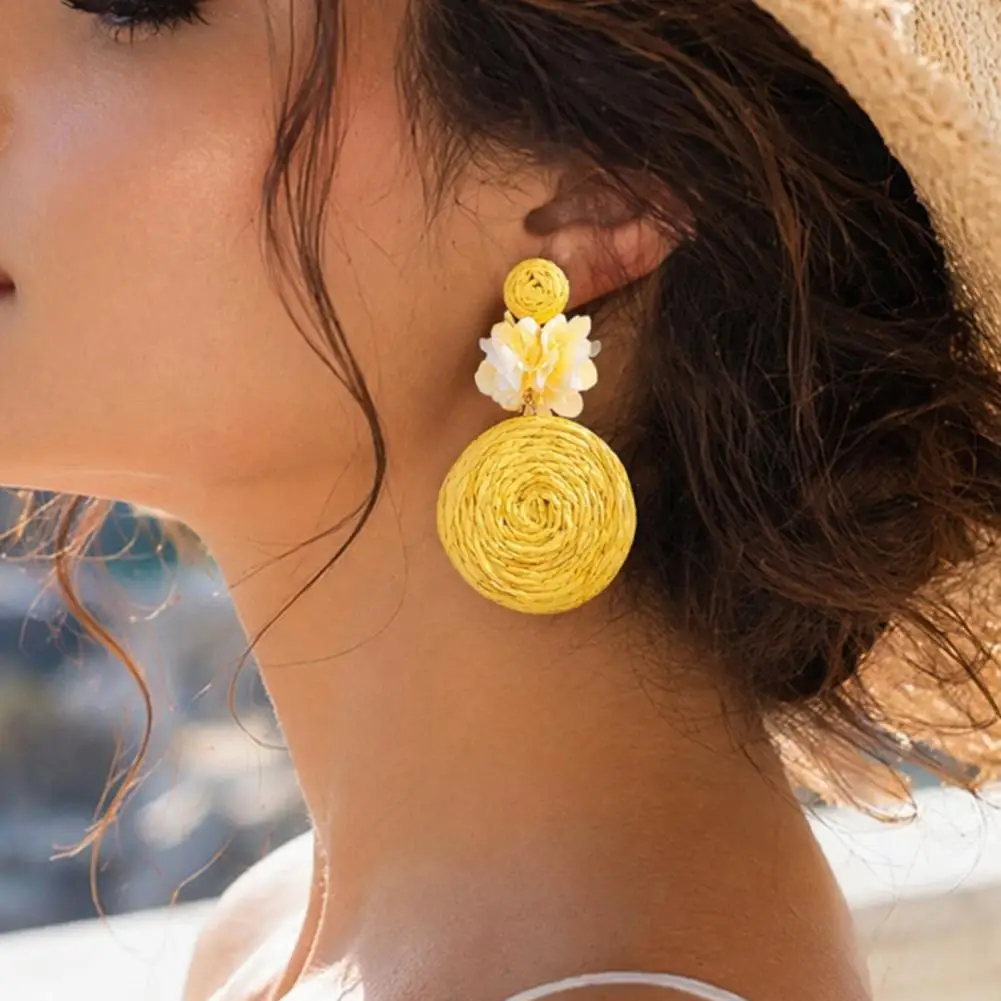 Lightweight Woven Earrings Colorful Macaron Earrings Handmade Raffia Flower Earrings for Women Boho Rattan Woven Drop Dangle