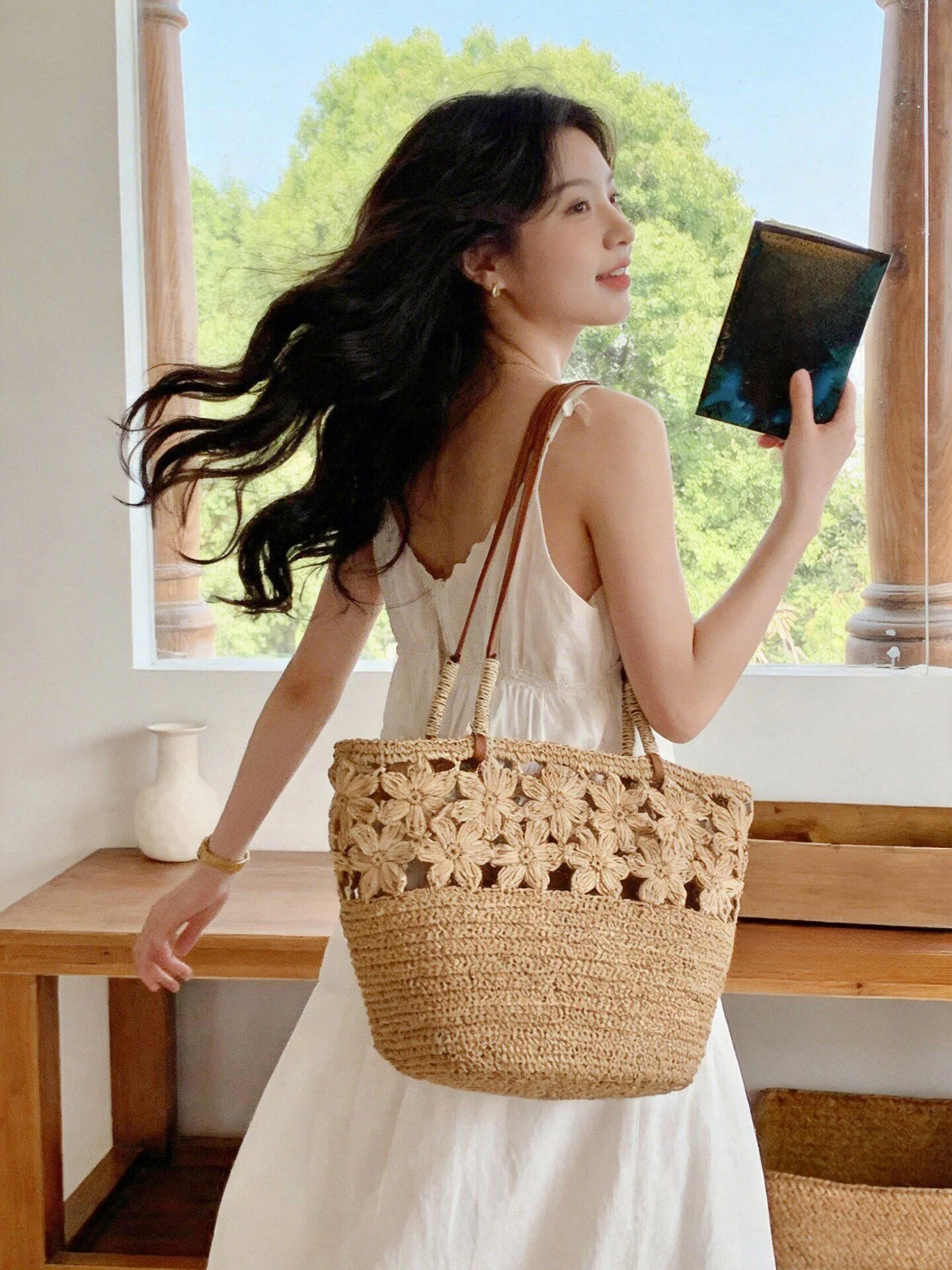 Handwoven Straw Bucket Bag Hollow out Flower Design Single Shoulder Beach Bag Summer Vacation Style Foldable Women's Bag