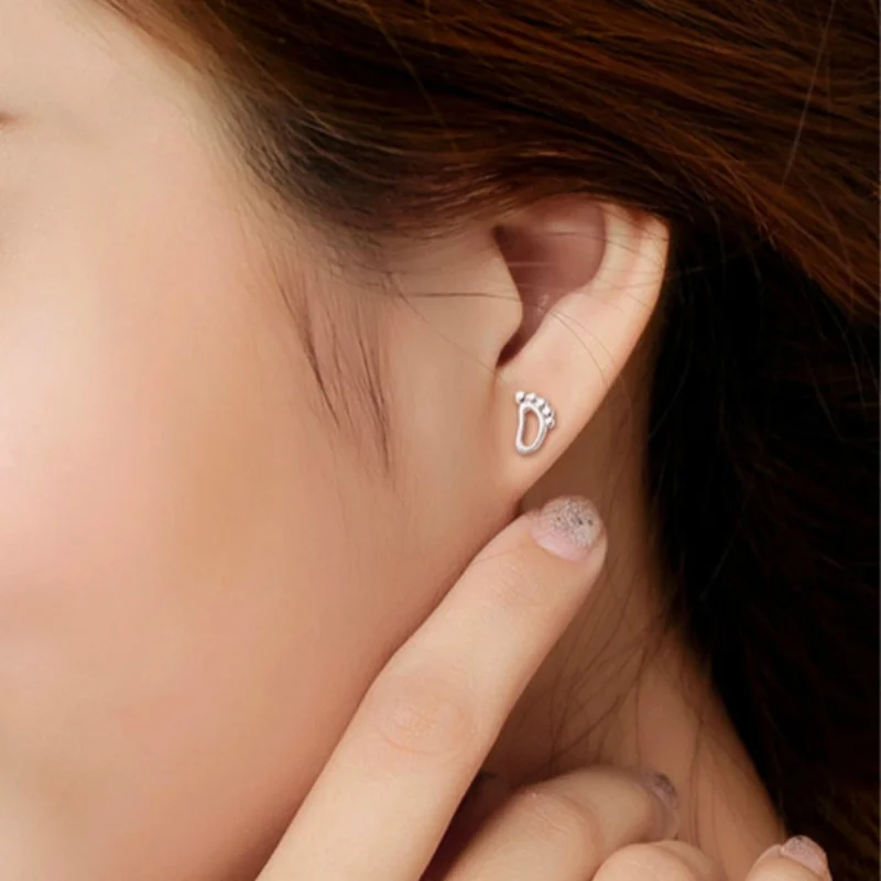 1 زوج المرأة لطيف ليتل القدم وأقراط صغيرة حافي القدمين آثار أقدام الجوف خارج الأقراط لفتاة النساء