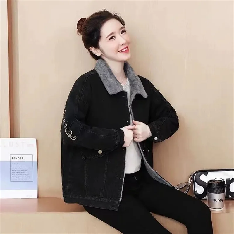 Women 2023 Autumn/Winter Loose and High-end Foreign Style Embroidered Warm Cotton Jacket With Plush Thick Denim Coat Solid Color