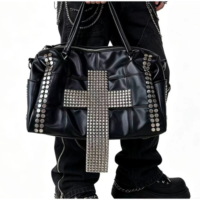 Rivet Cross Umhängetasche, Damen Punk Metall-Nietenbesetzte Tragetasche, Große Kapazität Motorrad-Biker-Stil Streetwear Handtasche – Detail 17