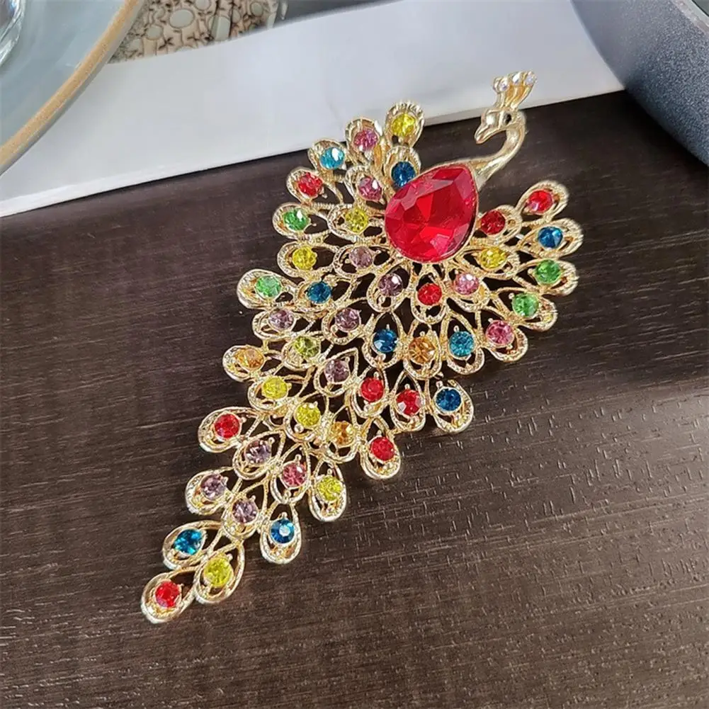 Special Occasions Brooch Elegant Peacock Rhinestone Brooch for Women Vintage Coat Pin with Anti-slip Design Stylish for Prom