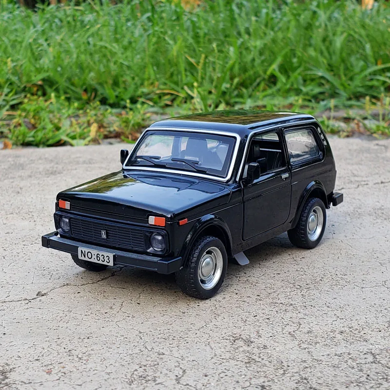 1/32 Russian LADA NIVA Alloy Model Car Diecasts Metal Pull Back Music Light Car For Children Toys Vehicle Free Shipping