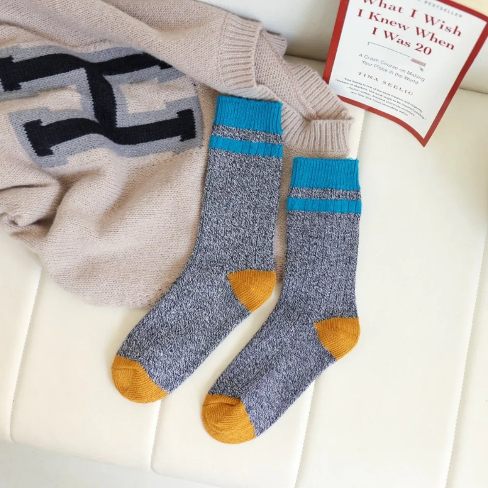 

Fashion Pure Cotton Middle Tube Socks Thickened Keep Warm Winter Socks Thick Needle Stripe Socks Men and Women