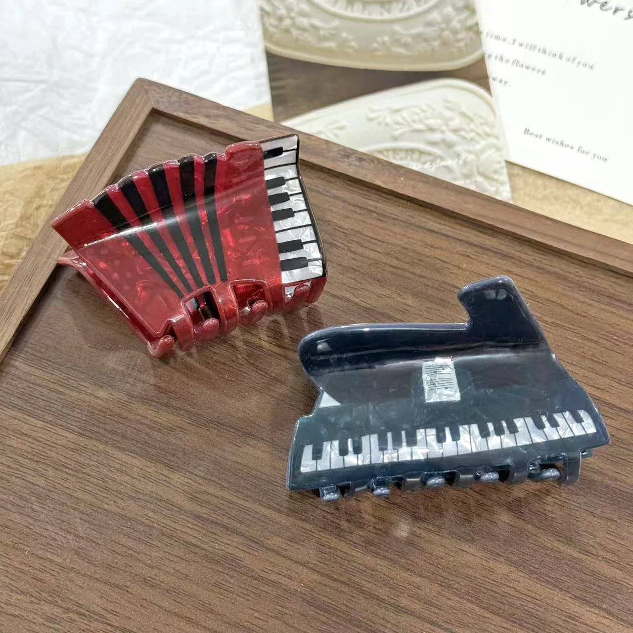 

DS NEW Funny Musical Instrument Series Hair Claw Acrylic Claw Clips French Retro Hair Clips Hair Accessories for Women Girls
