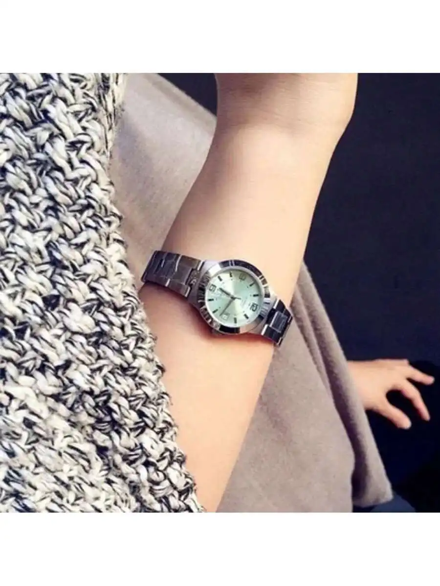 

Womens Quartz Analog Watch With Stainless Steel Strap Round Case Casual Style