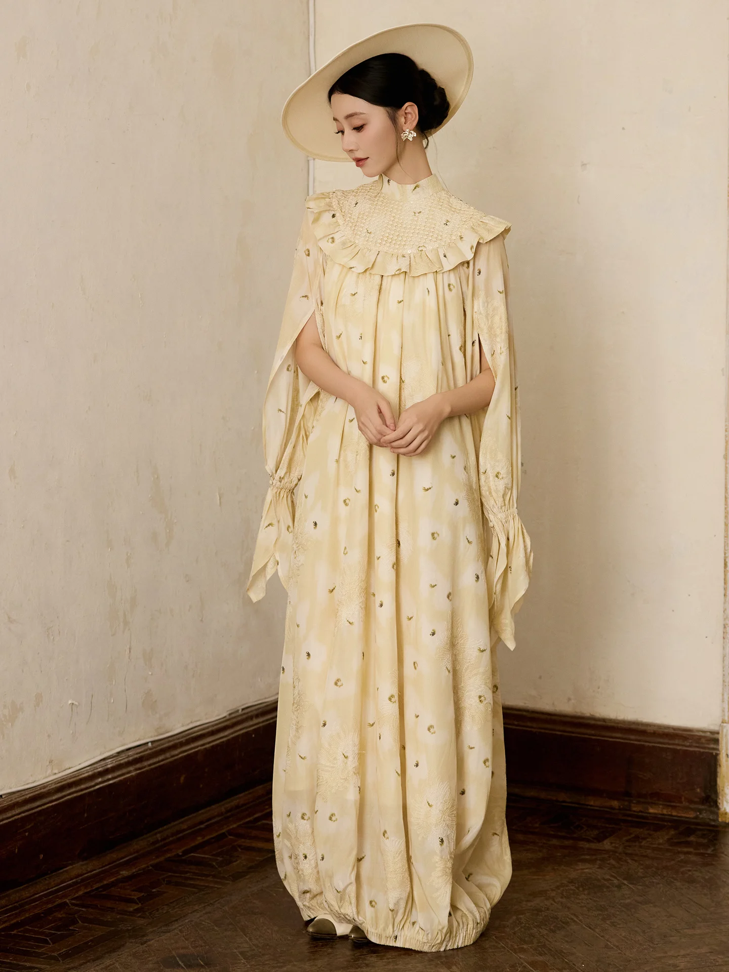 

ONMOON Новая осенне-зимняя коллекция: Женский модный халат с тяжелой вышивкой в дворцовом стиле, длинный, для свадьбы или утреннего выхода