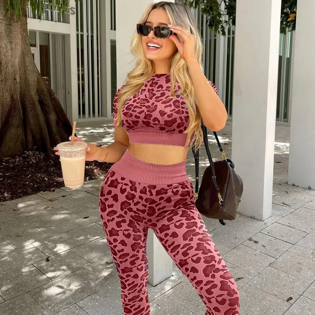 Seamless Yoga Suit Women Fitness Suits Leopard Print Short Sleeve Crop Top Tight Hip Lift Pants Yoga Set Women Sport Suits