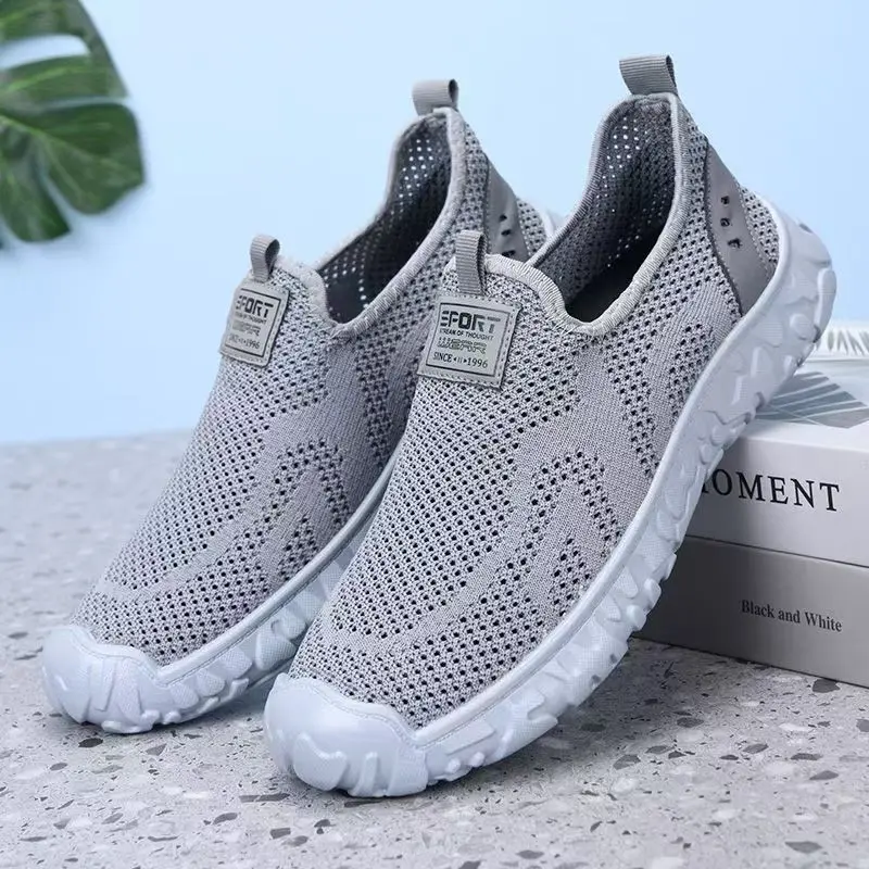 

Мужские весенне-летние новые сетчатые повседневные кроссовки на мягкой подошве с нескользящим круглым носком и полыми отверстиями, легкие дышащие прогулочные туфли