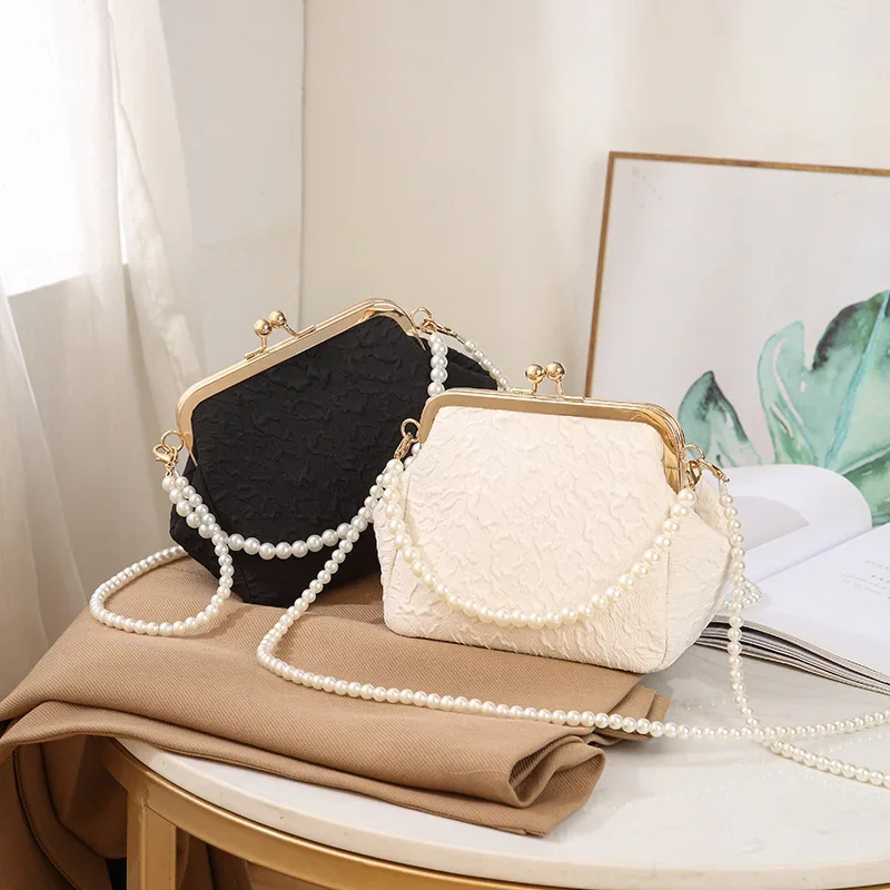 Pearl Chain Shoulder Bag New Portable Shell Clutch Mini Bag 2023 Beaded Fashion Crossbody Bag for Women Evening Handbags Purse