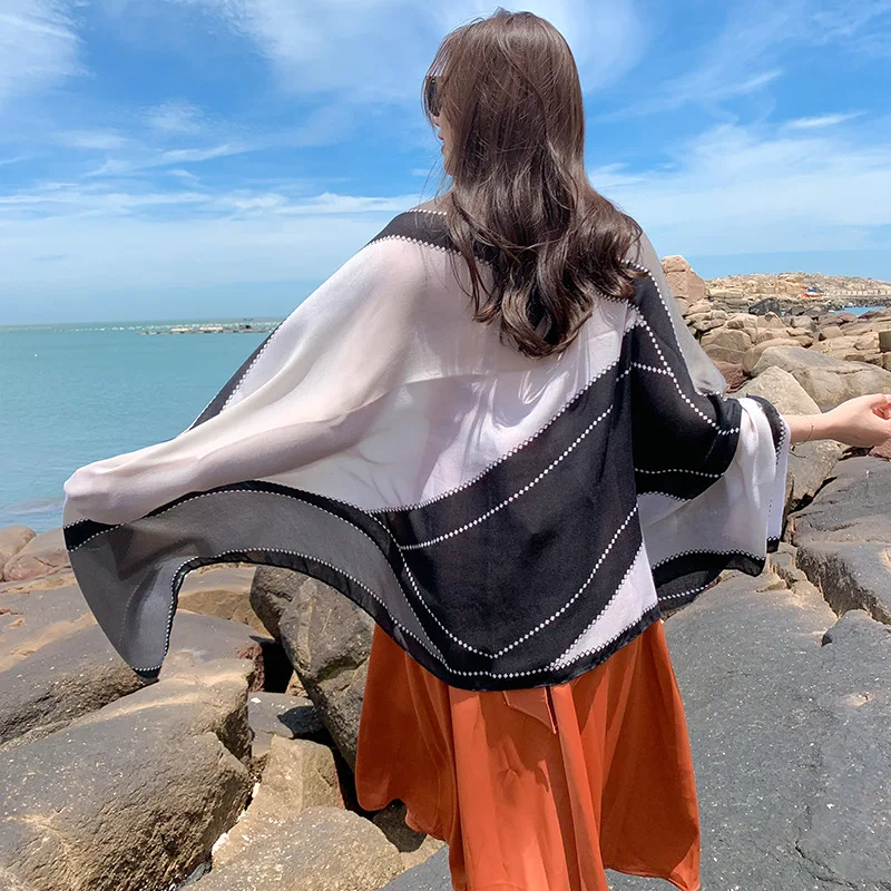 

Summer women's European and American street style geometric pattern jacquard winter knitted gray scarf, shawl, be