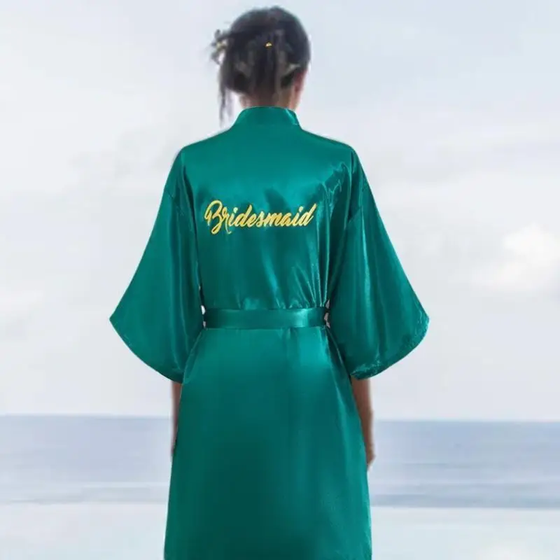 

A52E Wedding Party Team Bride Robe With Black Letters Elegant Ice Silk Morning Gown for Wedding Photos and Parties