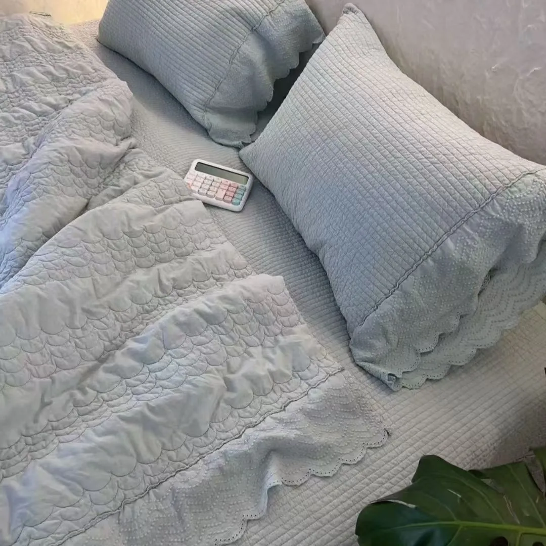 

Mermaid Princess Lace Cotton Quilt Set, 3PCS Lightweight Breathable Bedspread Coverlet, Multi-Functional Quilted Duvet Cover