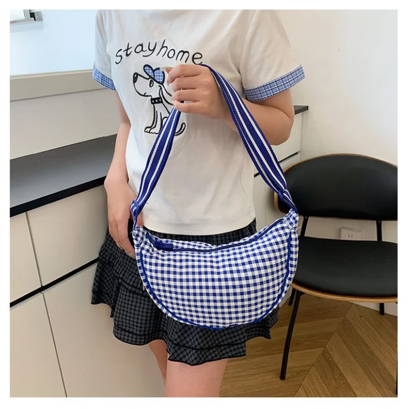 

Fashionable Women's Crossbody-Bag Made Of Fine Leather Boasting Trendy Famous Lasting Spacious Daily Look​