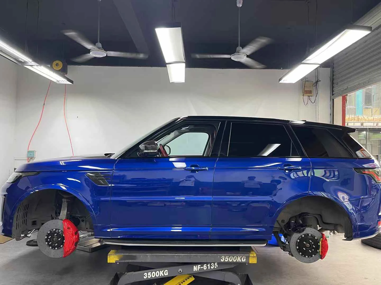 Front 10 Pot and Rear 4 Pot Big Brake Caliper Kit 10n with Front 440mm+rear 410mm Carbon Ceramic Brake Disc Rotor for LandRover