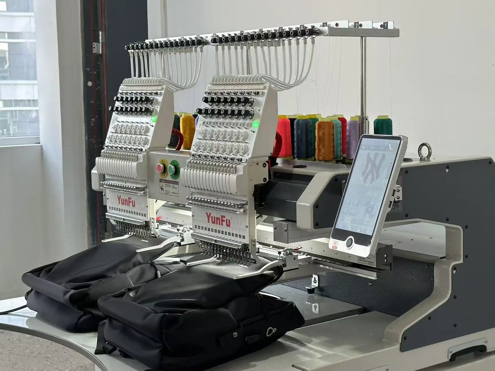 Commercial 2 Head Embodiery Embroidery Machine Computerized Two Head Pour De Broderie 3D With Bead and Sequences