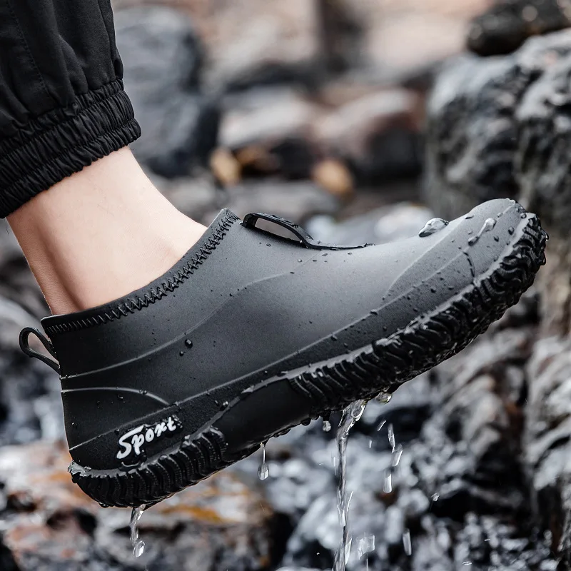 

Large Camouflage Men's Rain Boots for Kitchen and Hotel Work Wear-resistant, Waterproof Plastic Boots Versatile on The Street