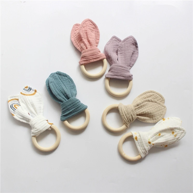 1Pc Safe Wooden Baby Teether Cotton Rabbit Ear Baby Teether Newborn Handhold Shaking Wood Teething Ring Rattle Baby Nursing Item