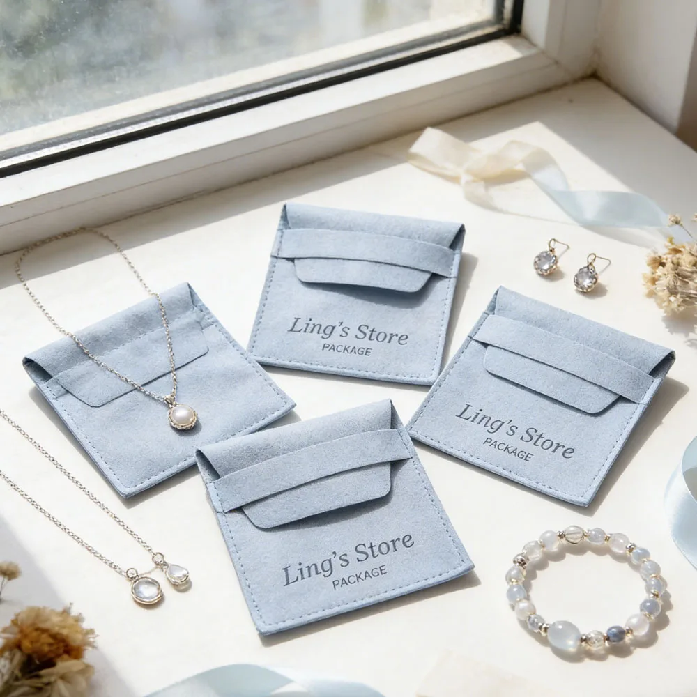 

50 шт. персонализированных подарочных мешочков из микрофибры с логотипом, нежно-голубые, с замшевым клапаном, 8x8см, 10x10см, 12x12см, замшевые конверты-пакеты