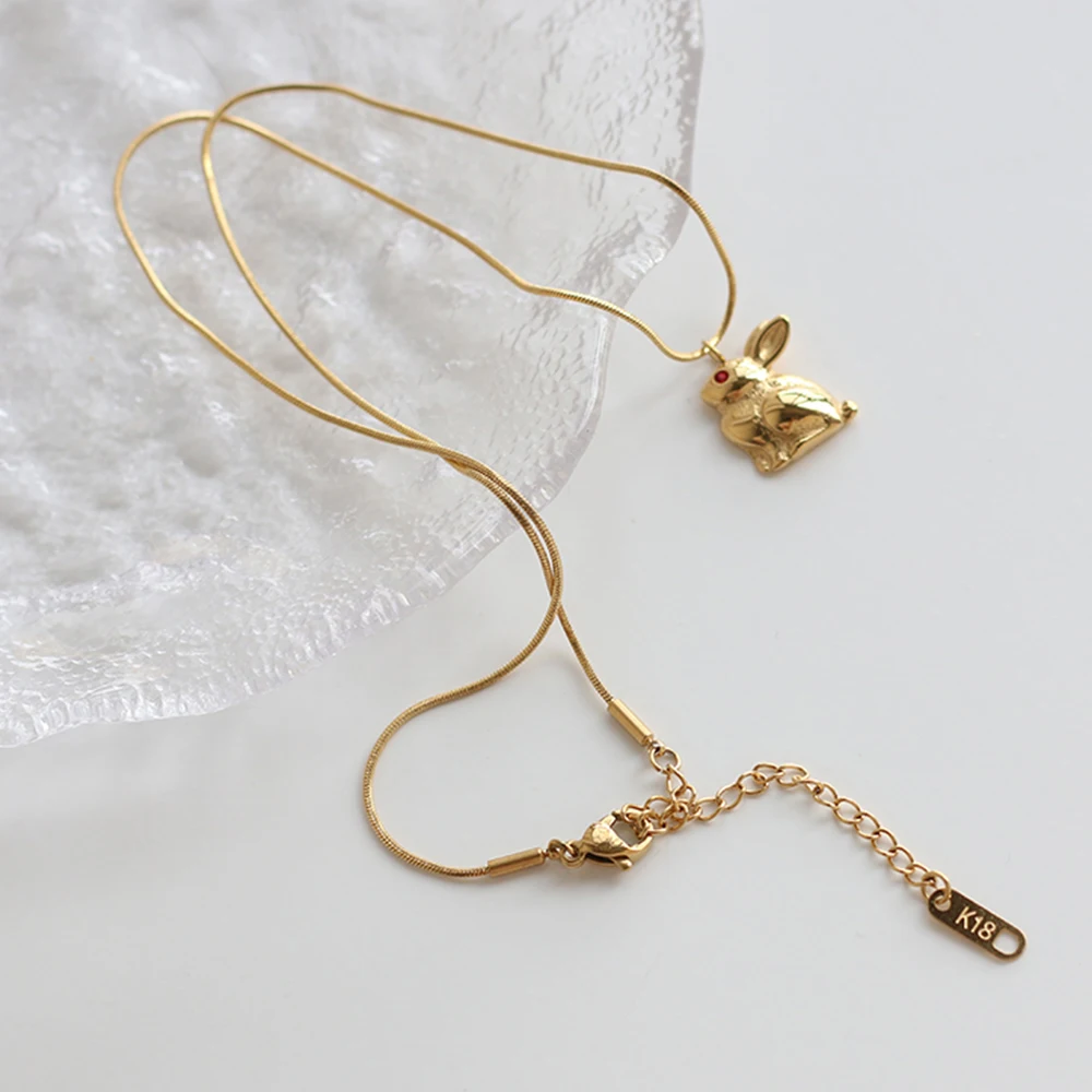 Stainless Steel Plated 18k Gold Color Luxury Cute Rabbit Necklace Women Clavicle Chain Snake Bone Choker Red Eye Pendant Jewelry