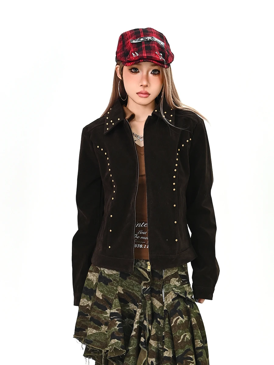 

Женская укороченная куртка свободного кроя в уличном стиле, весна 2026, с воротником на пуговицах, декорированная заклепками, в стиле ретро, американское пальто в стиле бойфренд.