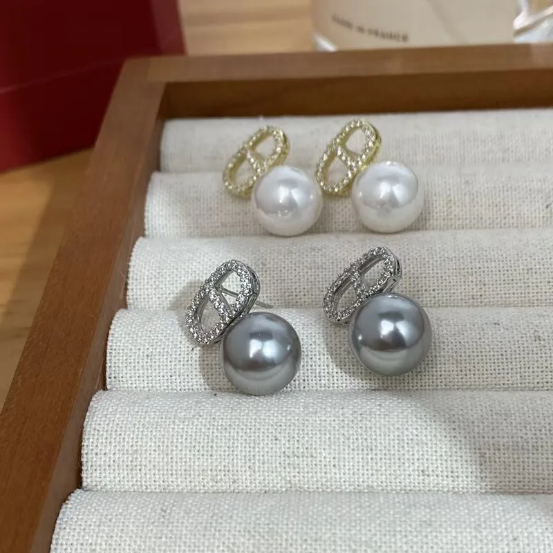 Fashion personality micro-set pearl earrings light luxury niche design sense of hundred pearl earrings