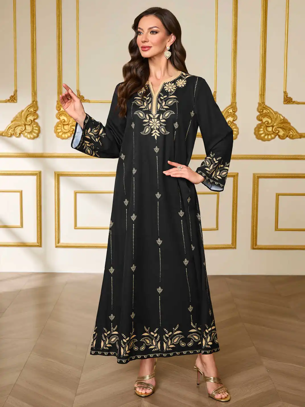 Islamische bestickte Abaya für muslimische Frauen mit Golddetails, ideal für formelle Anlässe im Nahen Osten wie UAE Saudi