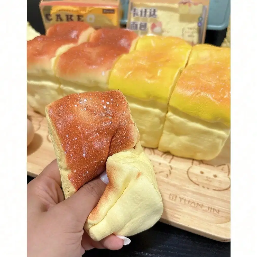 ของเล่นขนมปังนุ่มบีบได้ - ของเล่นคลายเครียดแบบจำลองขนมปังที่คืนตัวช้า พร้อมพื้นผิวสมจริง ของเล่นคลายความวิตกกังวลสำหรับผู้ใหญ่ (d