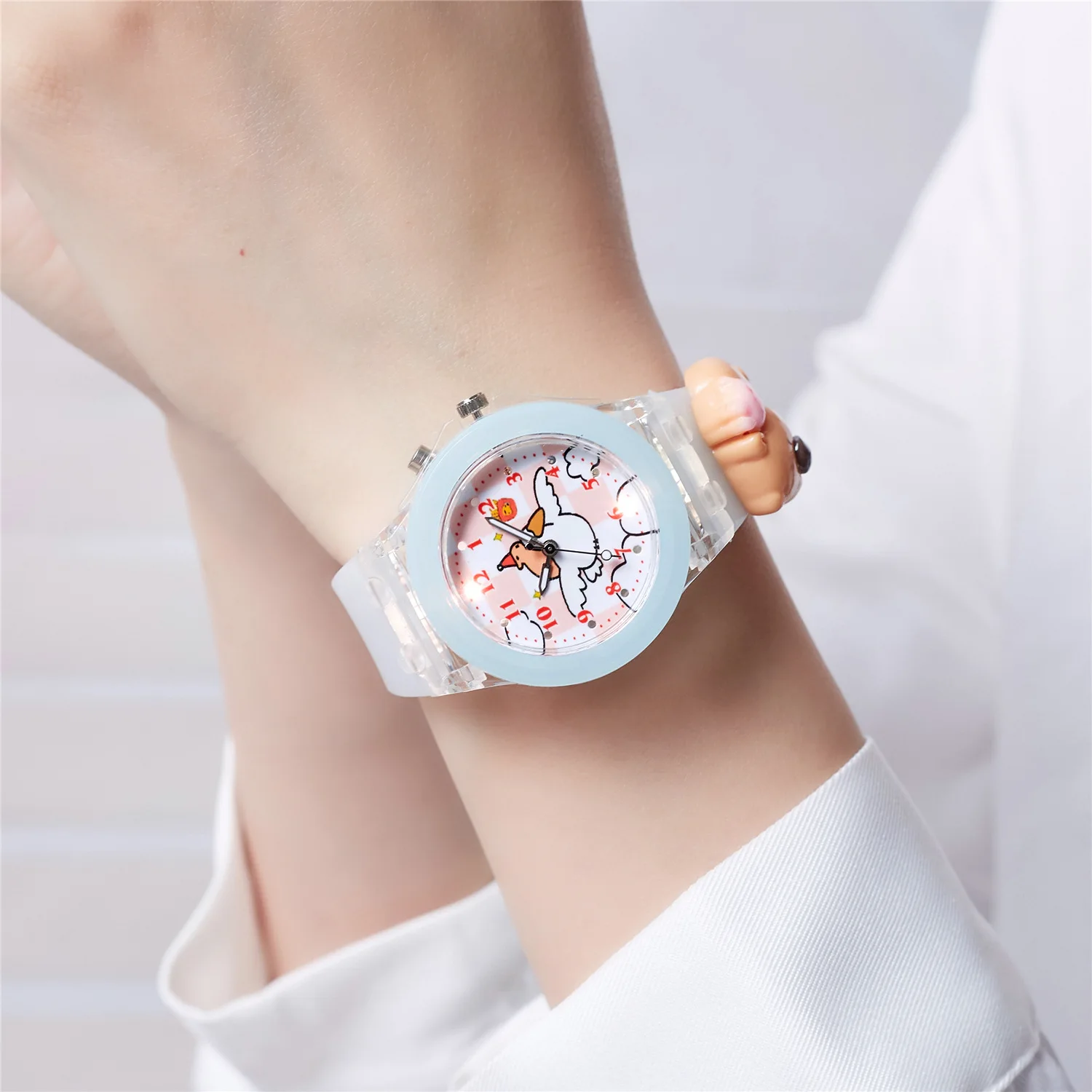 Leuchtende Kinderuhr mit blinkender Regenbogen-LED, weichem Gelee, buntem Armband, Cartoon-Tierspielzeuguhr